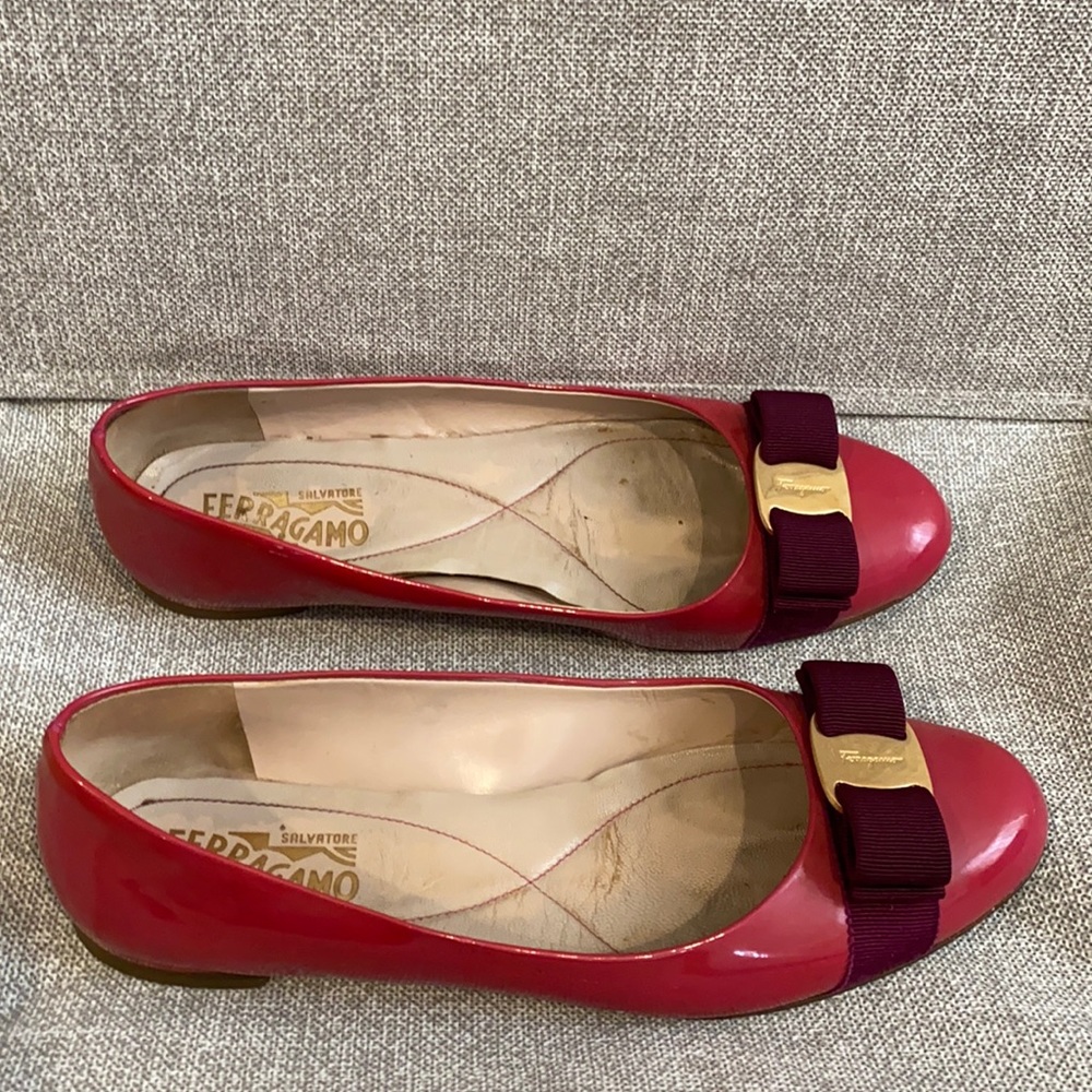 Ferragamo flat shoes